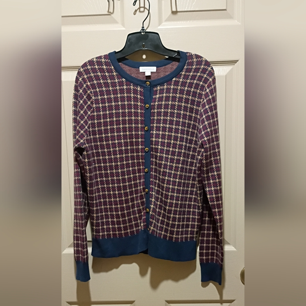 Charter Club Large Like New Button Front Closure Crew Neck Plaid Cardigan